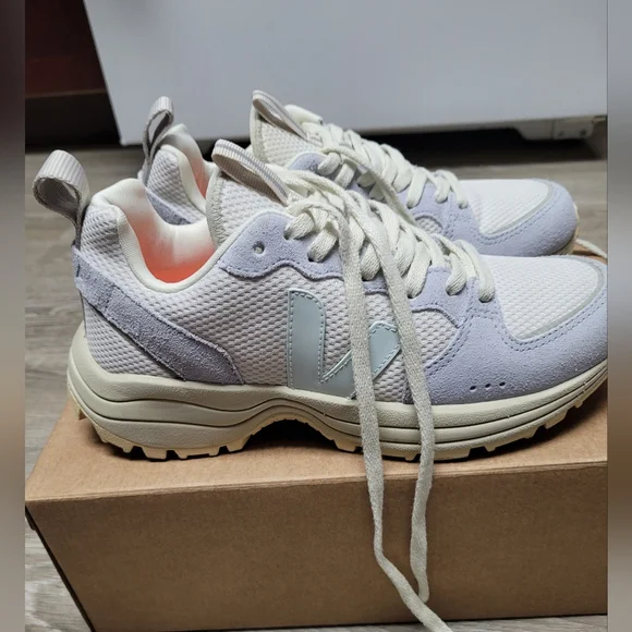 AuthenticVejaBrandShoes - Picture 2 of 14